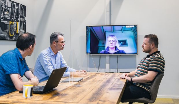 Applying lean principles in a Holacratic organization: Kaizen and waste walks